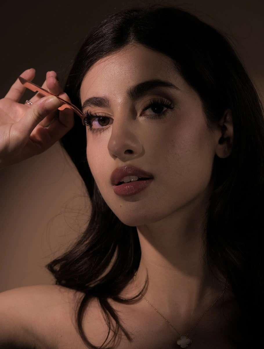 Queen-Nerfertari-Mermute-tweezer